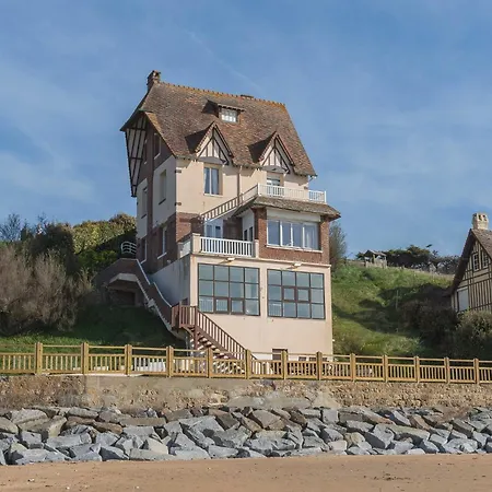 The Benervilloise With Its Feet In The Water Villa *